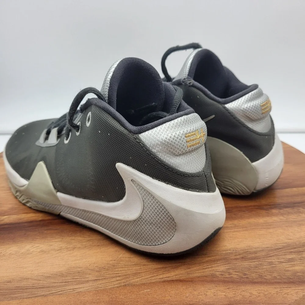 Nike Zoom Freak 1 Basketball Shoes Boys Size 5‎ Y Smoke Grey Sneakers BQ5633-050